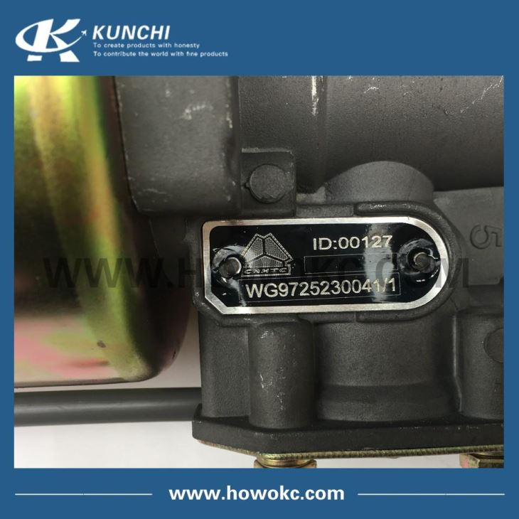 Sinotruk HOWO Clutch Booster Pump / Clutch Booster Cylinder WG9725230041